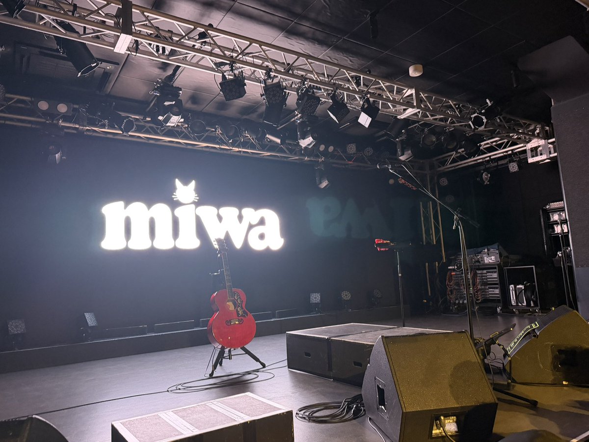 miwa_9110's tweet photo. アコギッシモ6大阪公演へ🎤
青森公演は整理番号200番台後半だったのに、今回はまさかの10番台！
ギターを弾く手元まで見える近さに感動🥺
サマーサイダーも、オドオドするmiwaさんも最高だった！
これを機に、このアカウントもちゃんとさぼらずに動かしたい😂　#miwa #acoguissimo6 https://t.co/0sF9MLOCgo