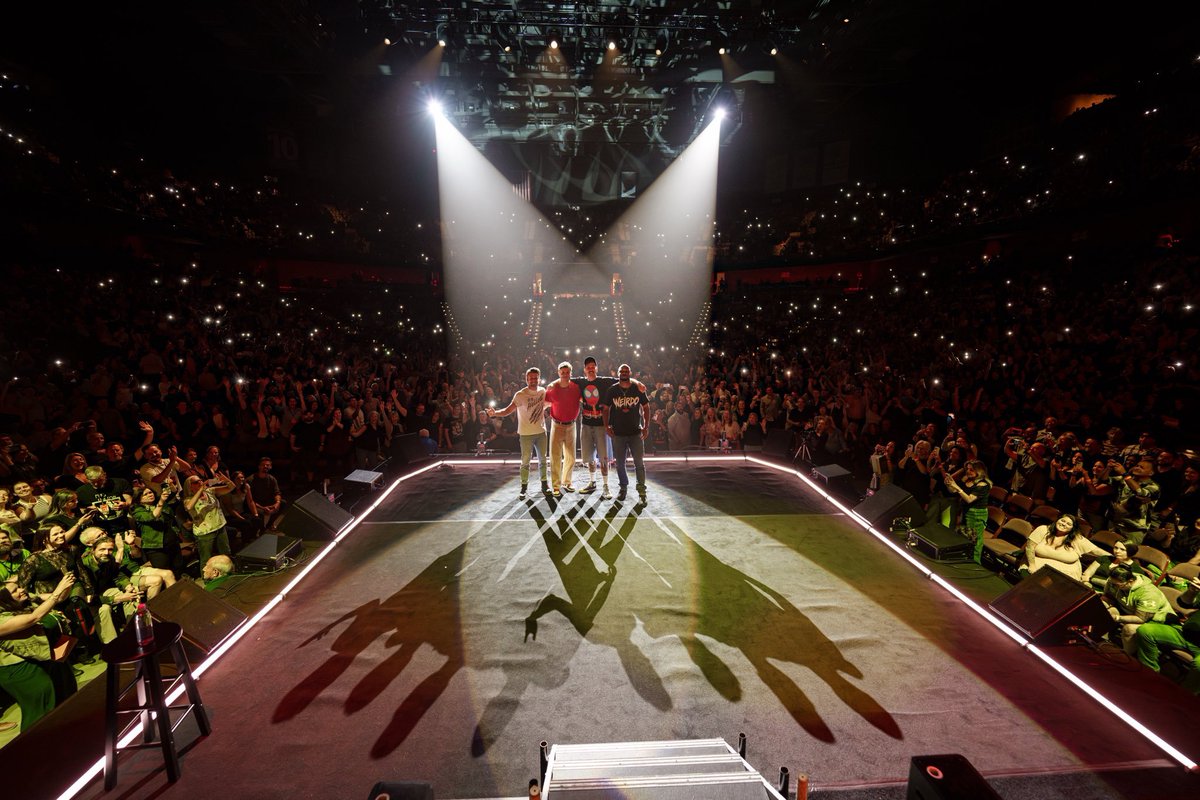 itsmrmartt's tweet photo. Thank you Connecticut, for 2 sold out shows 🥰🥰 https://t.co/dIKSVTzTNw