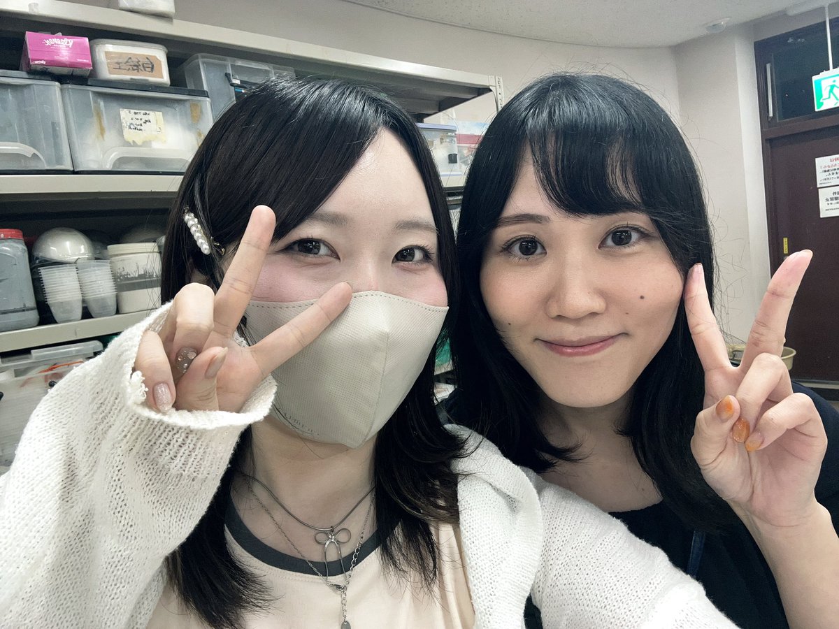 mikimikikeroro's tweet photo. #SEEFES
稽古でした!
今日はじゃがりこ食べて頑張りました🥔
私たちMélangeは
10/18(日) 17:30
10/22(木) 20:00
の2ステージに出演します🤍🖤
ご予約はこちらから
https://t.co/jFT5mFncFs
#Mélange https://t.co/u5TPmtS0YL