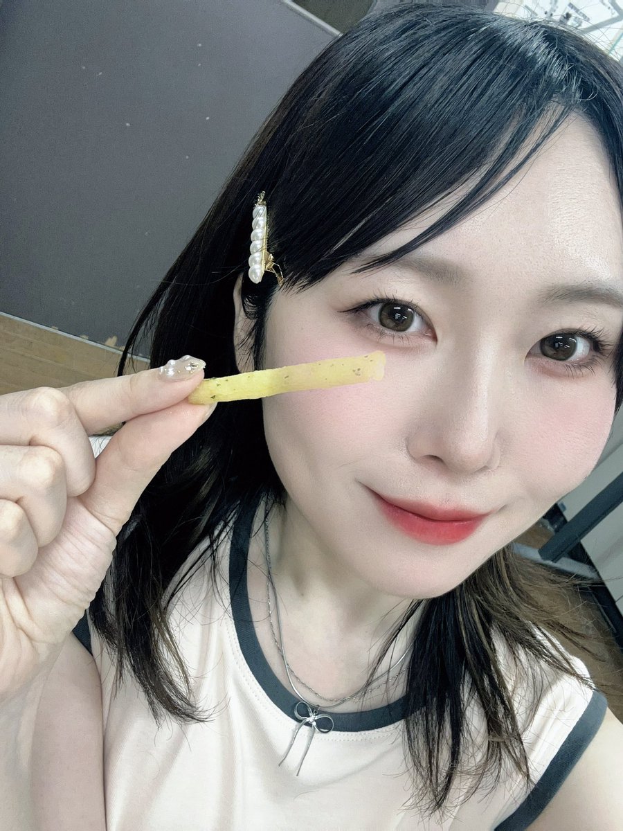 mikimikikeroro's tweet photo. #SEEFES
稽古でした!
今日はじゃがりこ食べて頑張りました🥔
私たちMélangeは
10/18(日) 17:30
10/22(木) 20:00
の2ステージに出演します🤍🖤
ご予約はこちらから
https://t.co/jFT5mFncFs
#Mélange https://t.co/u5TPmtS0YL