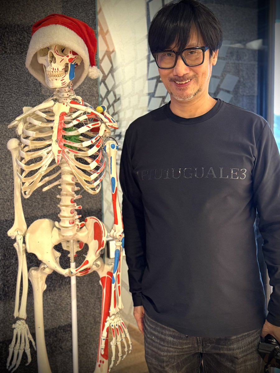 alexcobovi's tweet photo. 小島秀夫🎅💀 https://t.co/PWT397HJQp