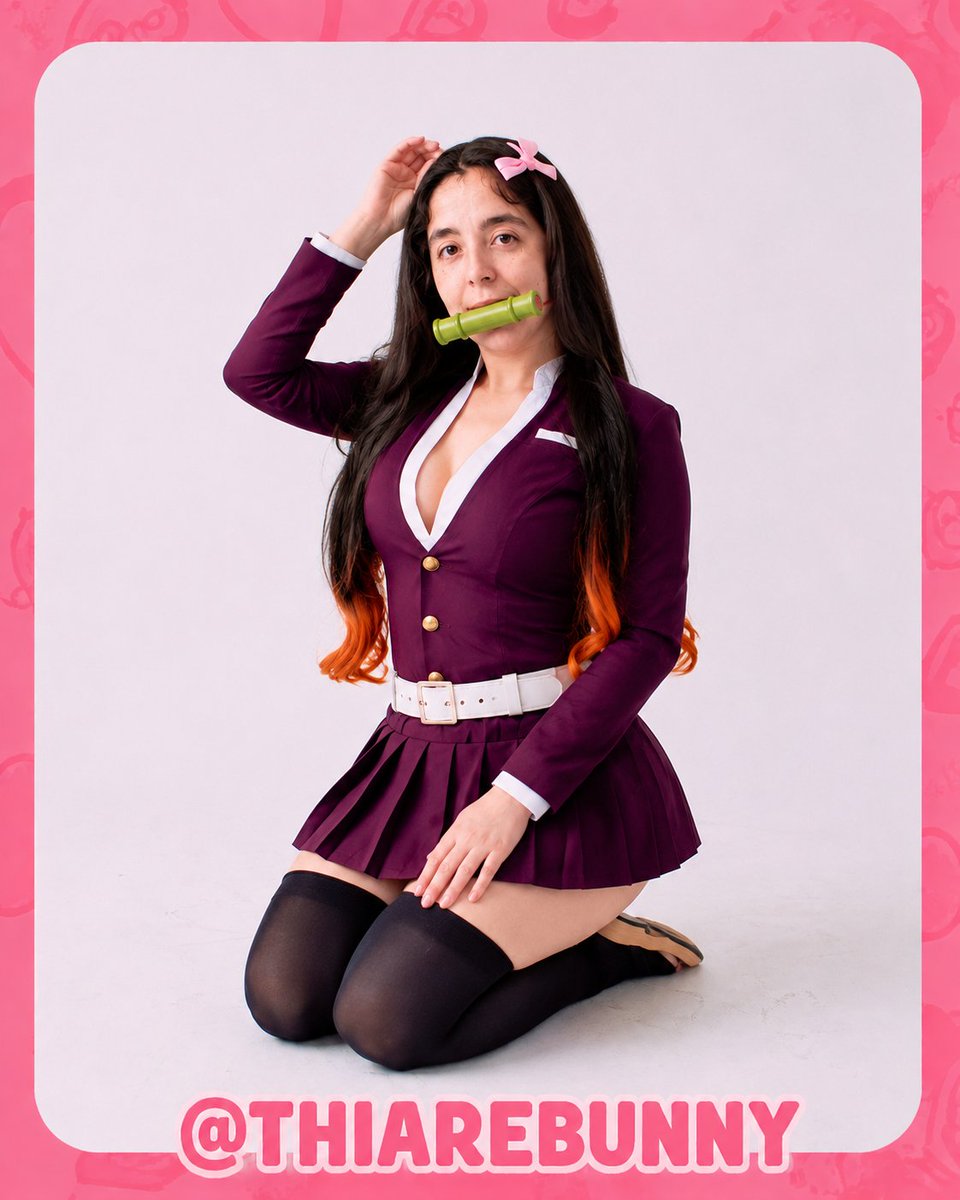 thiarebunny's tweet photo. 🍃💕 Nezuko en una versión diferente: outfit ciruela, detalles blancos, lazo rosa y su característico bambú. ✨ ¿Te gusta esta transformación? Sígueme en @thiarebunny y acompáñame en las próximas. 🌸
#Nezuko #DemonSlayer #Cosplay #KimetsuNoYaiba #Anime https://t.co/rfDh0TdxwQ