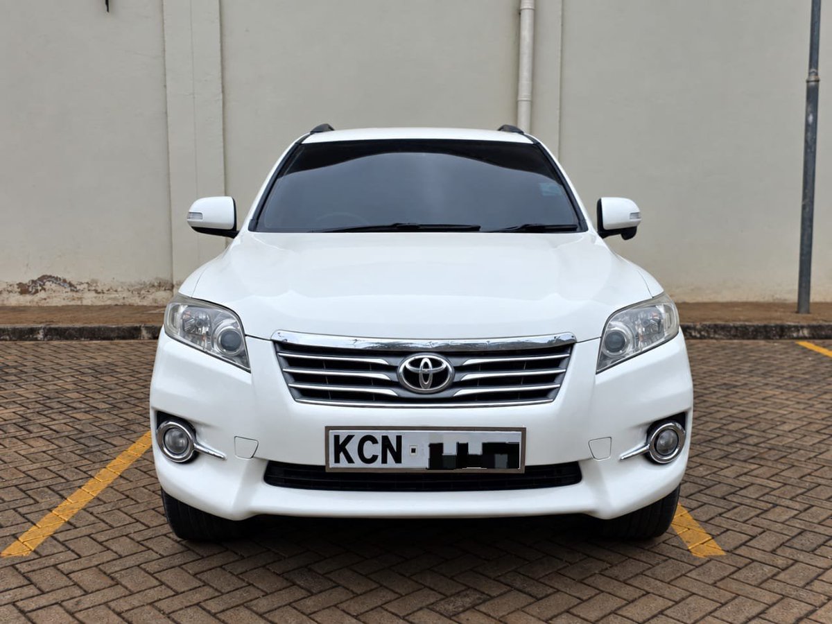 Manuouteroamers's tweet photo. TOYOTA VANGUARD
2400cc petrol engine
Automatic transmission
7-seater
Alloy rims
Fog lights

PRICE 1,450,000 https://t.co/8kayJmXprp