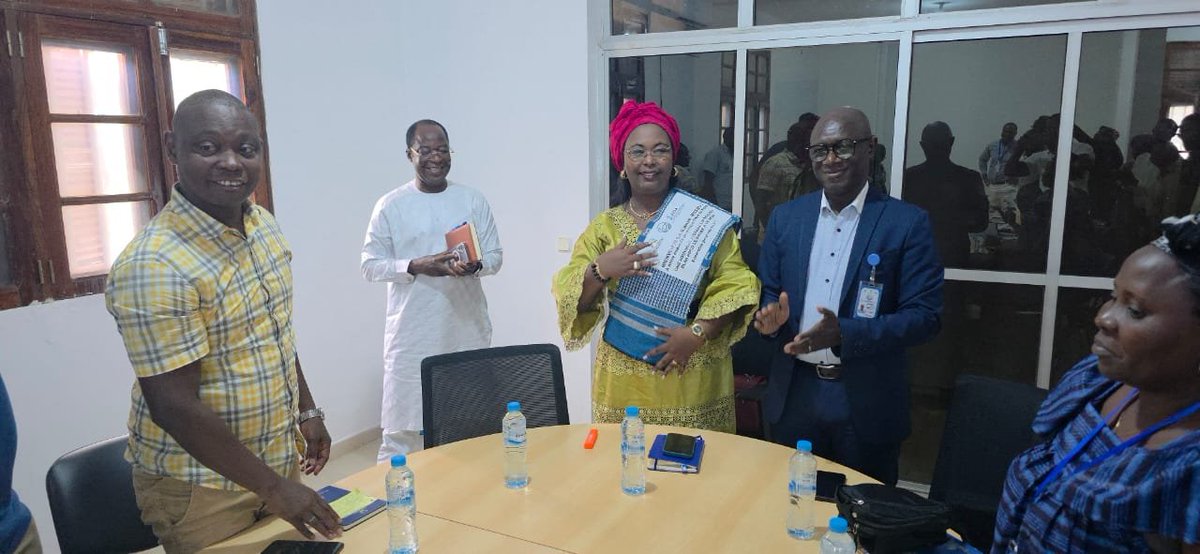 FIDAfriqueOuest's tweet photo. En #GuinéeBissau, la Directrice-pays du FIDA, Mme Pascaline Barankeba, a effectué sa première mission du 11 au 17 septembre. 

Au programme : renforcer le dialogue avec les autorités, suivre les investissements du FIDA sur le terrain et échanger avec les communautés rurales. 🌱 https://t.co/oB98w948aH