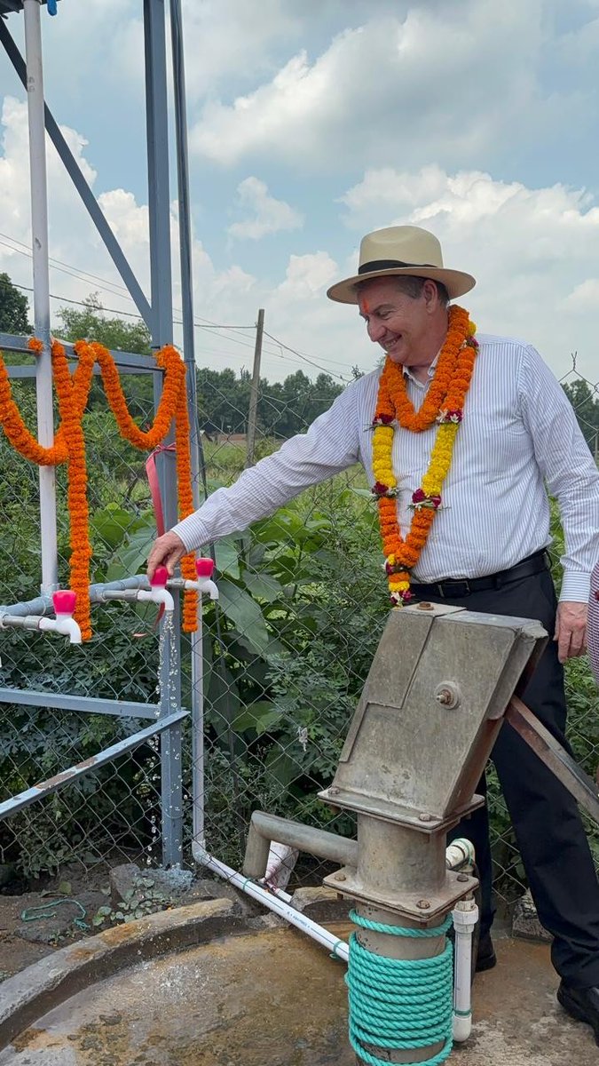 AusCGKolkata's tweet photo. @AusCGKolkata is proud to bring ready access to safe drinking water #WASH in Daridag, Gomia, Jharkhand, via 🇦🇺’s direct aid program #DAP. I enjoyed being part of the inauguration the other day. 🙏 to our local partner Jan Sahyog Kendra & local community leadership. https://t.co/boZVj4iSxo