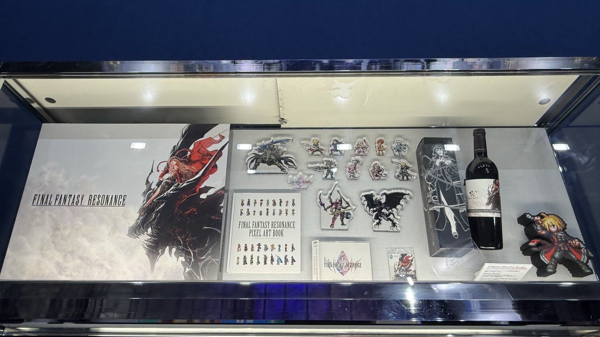 rassy50's tweet photo. レゾナンスのコーナー
コレクターズエディションの中身やコラボボトルも展示されてました https://t.co/bruoDswGt0