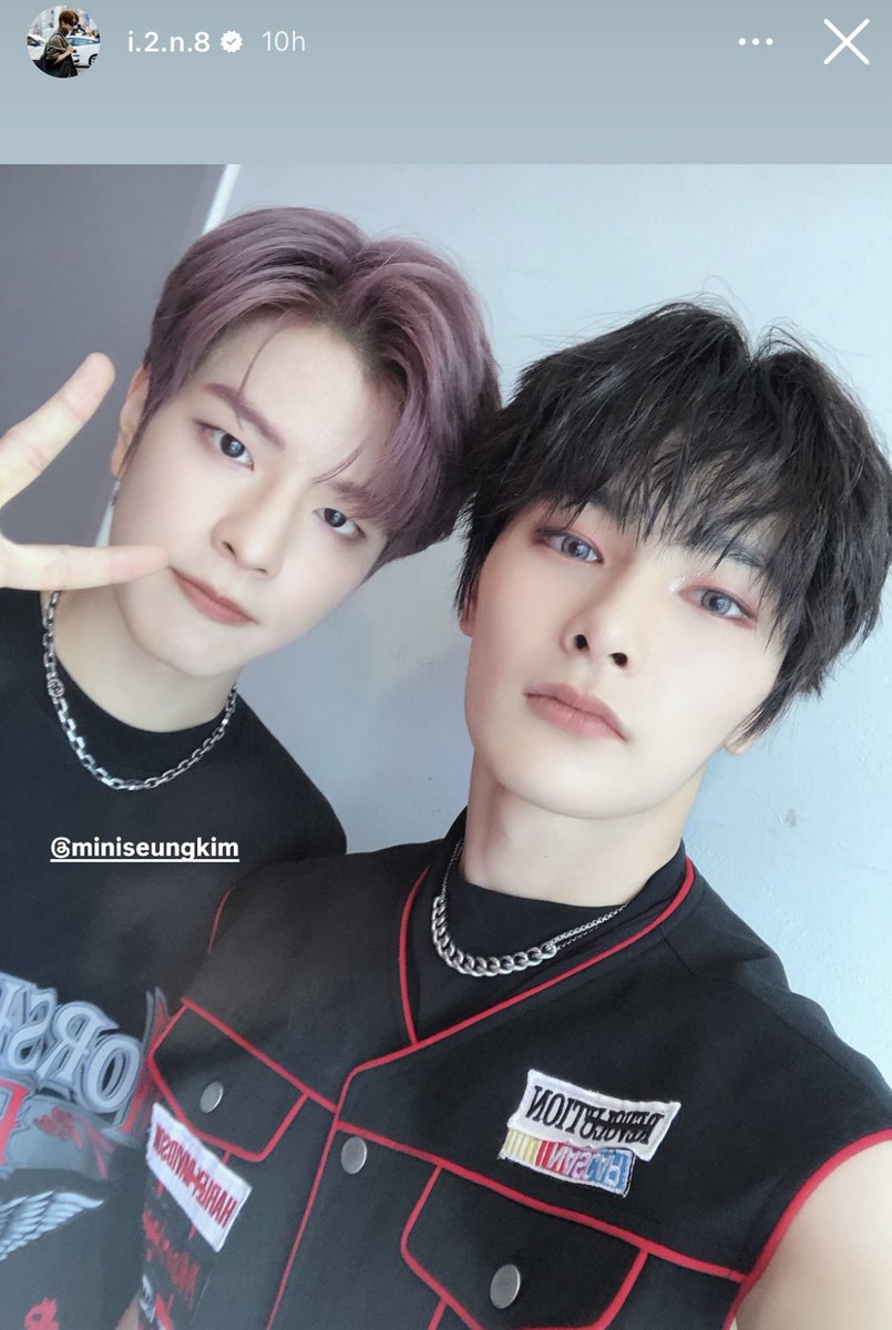 hn_lix's tweet photo. so cute 🦊🐶😭❤️ https://t.co/BJcOtHXpMz