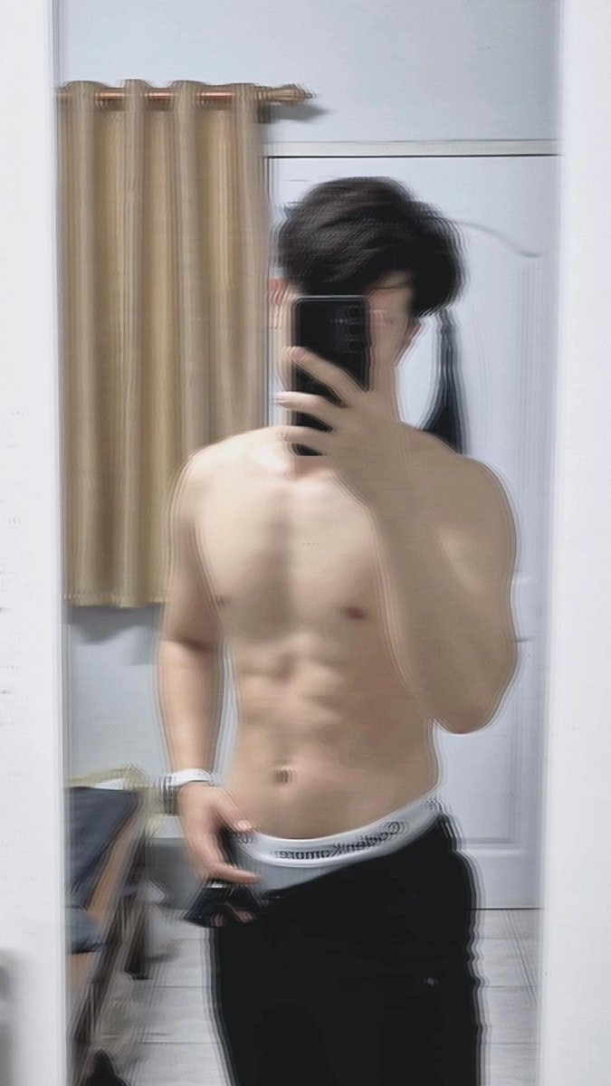 barroy54's tweet photo. หุ่นพอได้ป่ะ😜 https://t.co/MtmAFDdafG