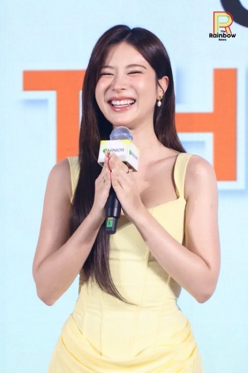 9779yk's tweet photo. 🙂☺️😁😆

That smile. 🥹

#supassra_sp
#GarnierClinicalLab
#GarnierThailand https://t.co/uAtdxZZaHW