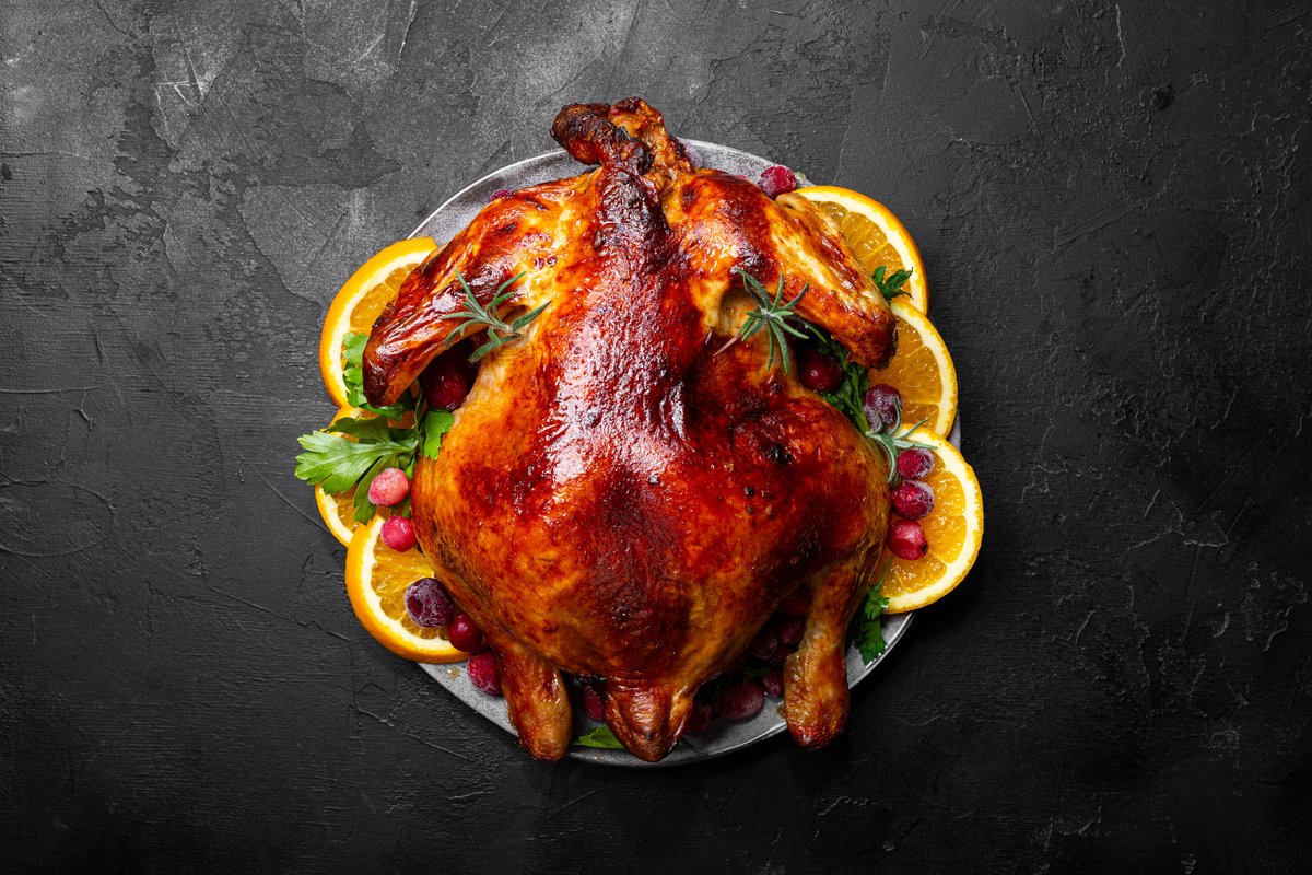 silki823481's tweet photo. Fall Festival Feast Alert!  Creamy pumpkin soup, herb-roasted turkey, and spiced apple pie straight from our kitchen. Limited sets only—grab yours before they’re gone! #FallEats #HolidayFeast， https://t.co/PDKESQI2Fl