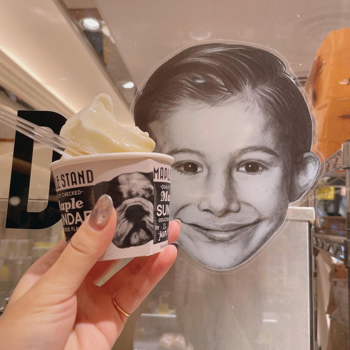osora_krkr's tweet photo. 別腹ってやつ🍦 https://t.co/cnDm5S7gVZ