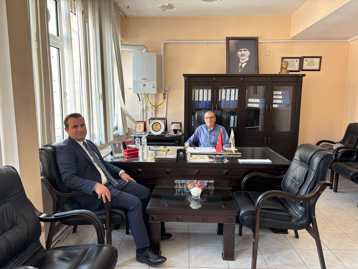 EmirdagKaymakam's tweet photo. Kaymakamımız Adem Topaca,

📍 Esnaf ve Sanatkârlar Odası
📍 Şoförler ve Otomobilciler Odası
📍 Esnaf ve Sanatkârlar Kredi ve Kefalet Kooperatifi
📍 Ziraat Odası

başkan ve yöneticilerini ziyaret etti.

https://t.co/7znupREQdO https://t.co/GTutff8qJZ