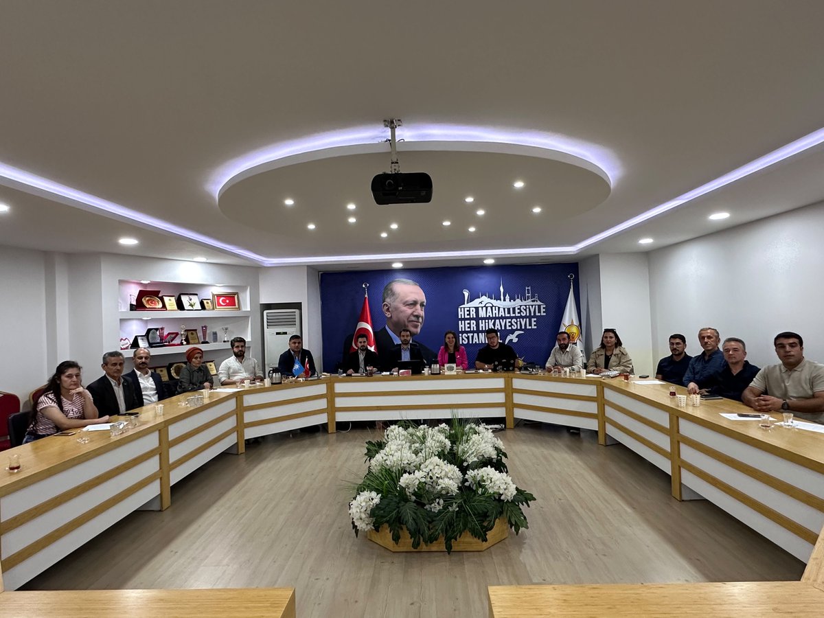 aktuzla's tweet photo. Seçim İşleri Başkanımız Mustafa Topal başkanlığında, Komisyon Üyelerimizin katılımıyla Seçim İşleri Toplantımızı gerçekleştirdik.

Seçim süreçlerine yönelik hazırlıklarımızı, teşkilat içi koordinasyonu ve önümüzdeki dönemde yürütülecek çalışmaları ele alarak istişarelerde bulunduk.

@abdullahozdemir 
@serefcolak
