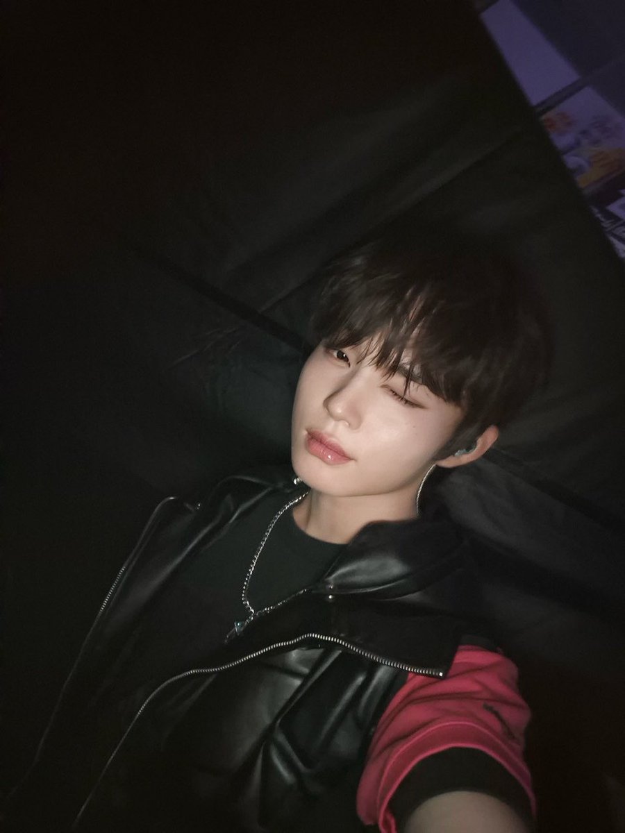 muungkk's tweet photo. 속눈썹길고코높고입술
뚱
쭝 https://t.co/85nyZfDuId