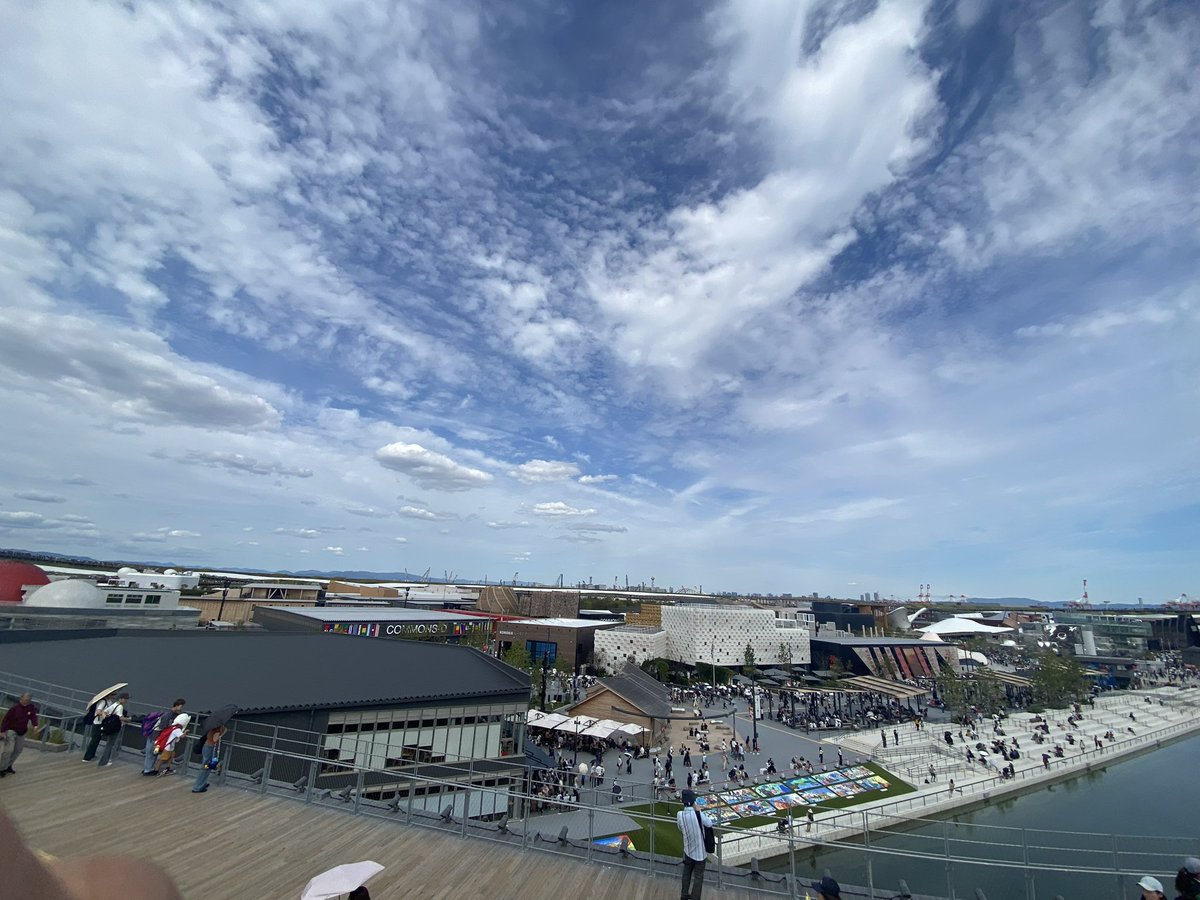 haruca124's tweet photo. 去年のこの日は1人万博最後の日で、朝から晩までずっと万博。そして海外パビリオン制覇して、楽しかったなあ。 https://t.co/njYRHNUFnV