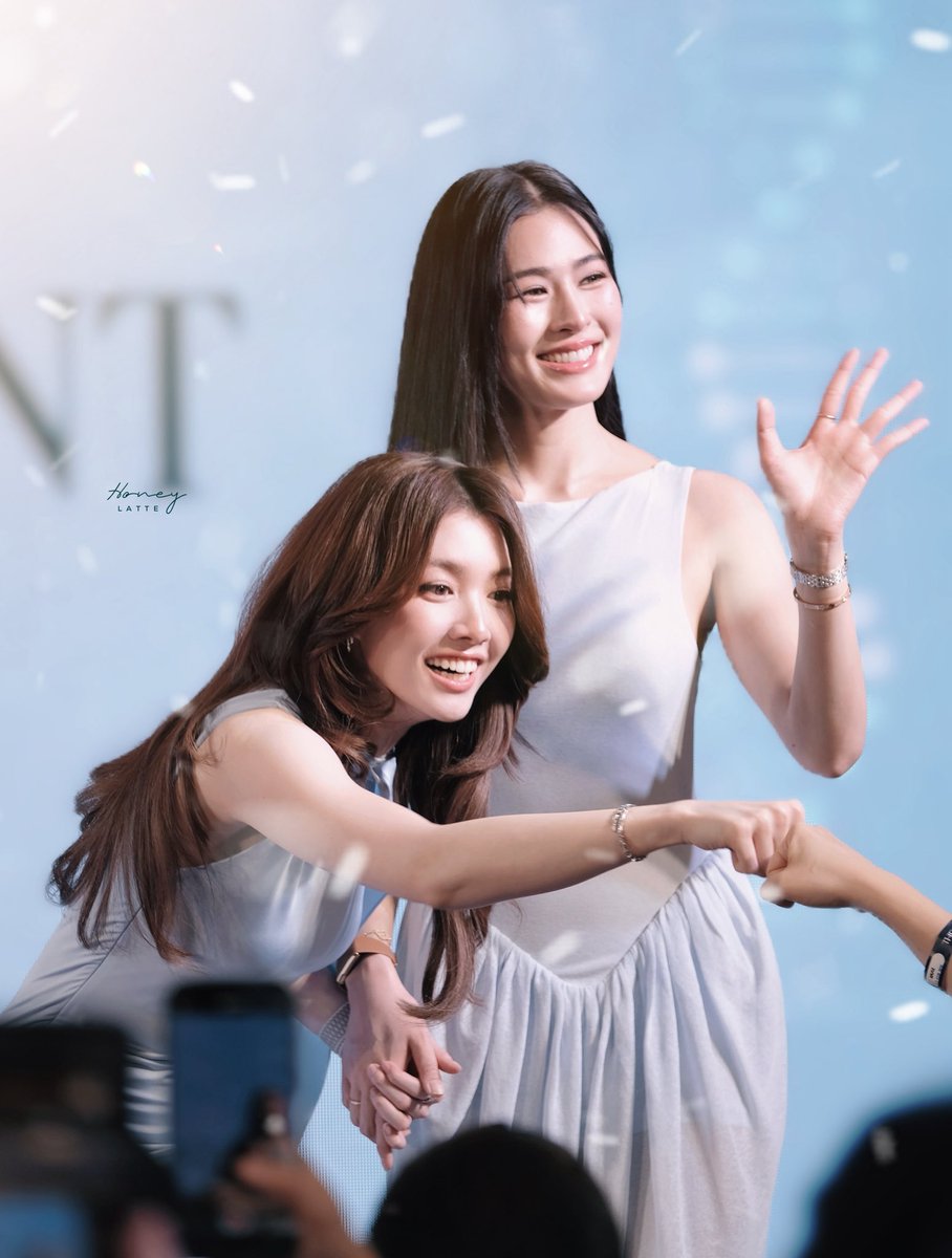 Honeylattexx's tweet photo. ชนเหมียว ☺️🤏🏻

LO THE TOUCH BLUEPRINT 
#TheTouchBluePrintxLingOrm https://t.co/S2hfNaRz1p