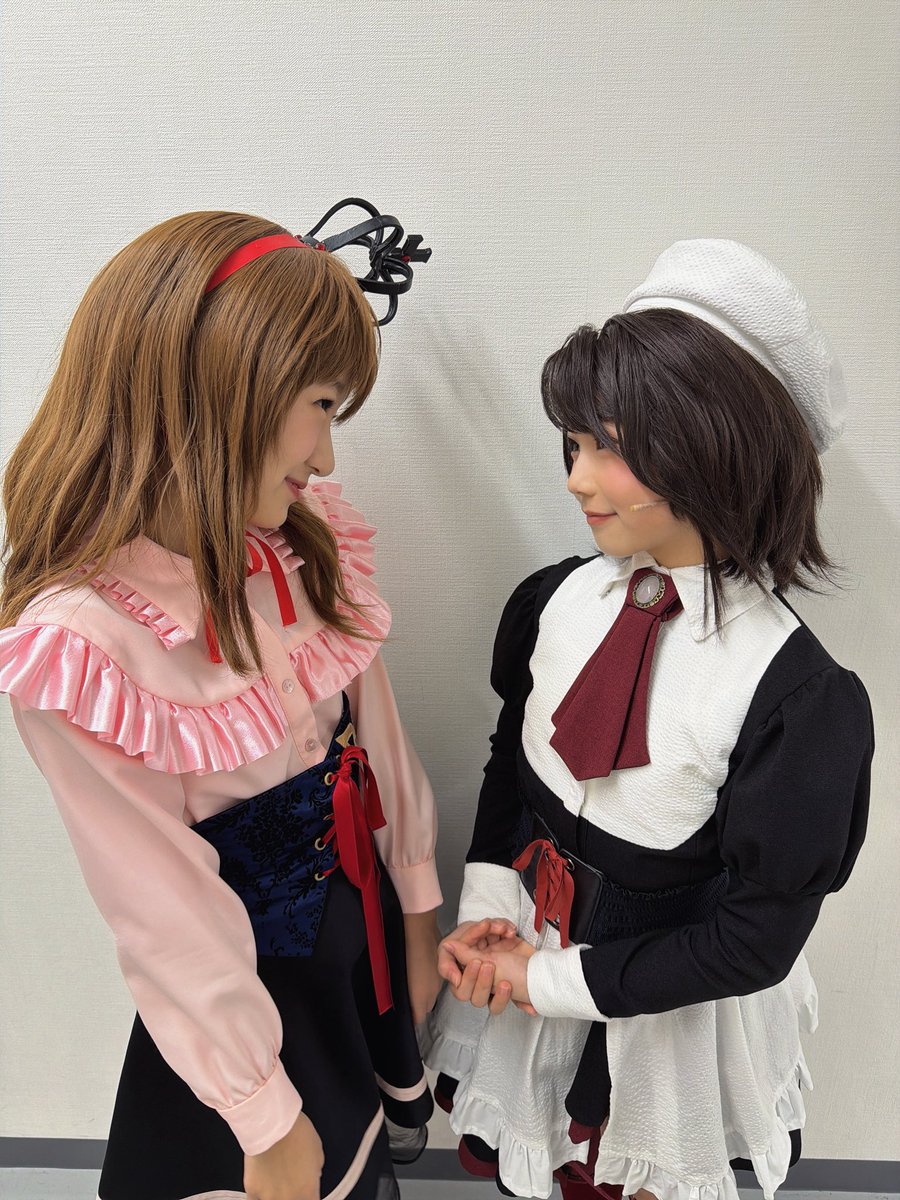 seri_yasuda's tweet photo. 本日も
「うみねこのなく頃に~Stage of the golden
Witch~Episode7」
前編-BUD Unbloomed-／後編-INtruth-

ご来場頂きありがとうございました🌹

本日は幼少紗音と📸✨

#うみステ
#うみねこのなく頃に
#umisute https://t.co/EVJyQynRHW