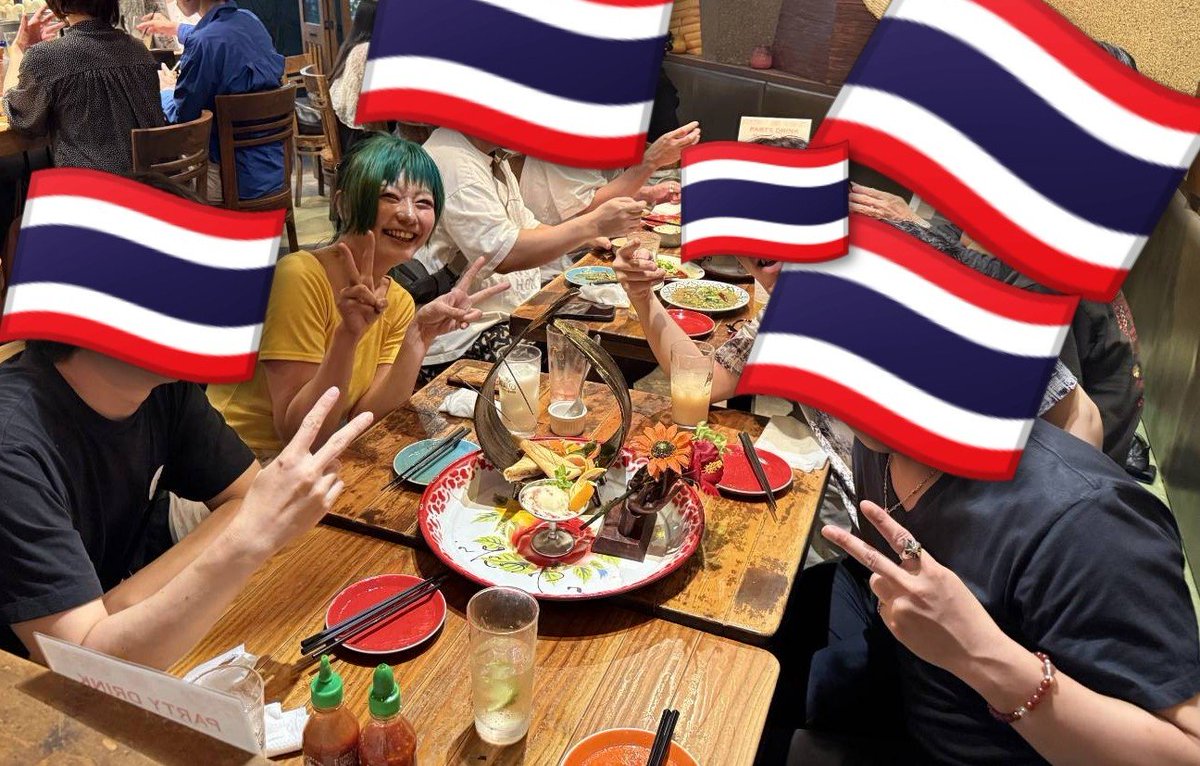 ro9un111's tweet photo. 高校から数えて30年マブ友でいてくれてるT君が海外に行くので、送迎会🥹
サービスプレートの入場曲を神歌にしましたわヽ(｀▽´)/
アジアンソサイティーに響き渡る
♪神々の♪
まあまあ、ディスパ祭りするメンツだしこんくらいのイタズラ
いいよね…いいよね？！ https://t.co/2Z5K8oG7F4