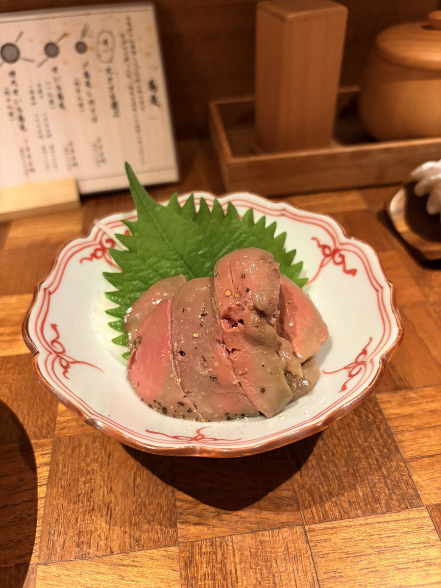 okometsubu's tweet photo. この白レバーのオイル漬け、とっっっっても美味しいんだけど、カバに似てることに気付いてしまった https://t.co/X5sRqKUOyd