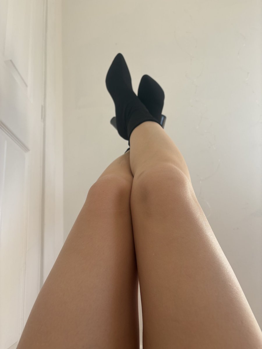 Poppy_belle971's tweet photo. Legs 11 😏 https://t.co/e4iVx4dDrP