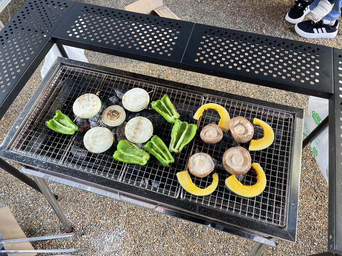 yzfr1_2010's tweet photo. 親戚集まってさっきまでBBQ！！
めっちゃ疲れたけど楽しかった！
また集まって欲しい！ https://t.co/8BTXSQaOHf