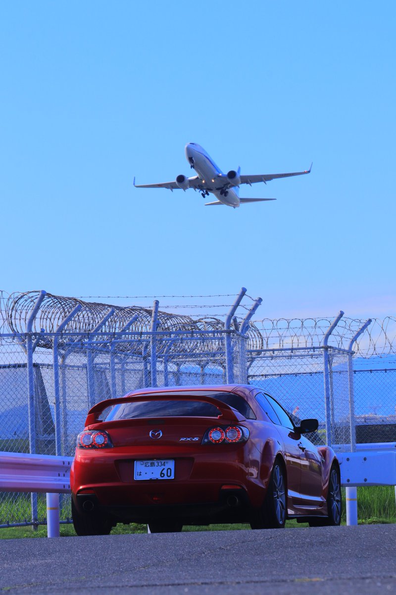 SHiNE0503kouki's tweet photo. 2026.09.20
✈️ANA_BOEING 737-800 × RX-8🍙
前週に、この時間のANAは02上がりだとわかった&曇天だったので、晴天に恵まれたこの日にリベンジ!
先週の最高な写真を更新✨
#RX8
#RX8RepairII
#SE3P
#RENESIS
#岩国基地
#ANA
#全日空
#ボーイング
#BOEING
#boeing737 https://t.co/VK4n4U5mlH