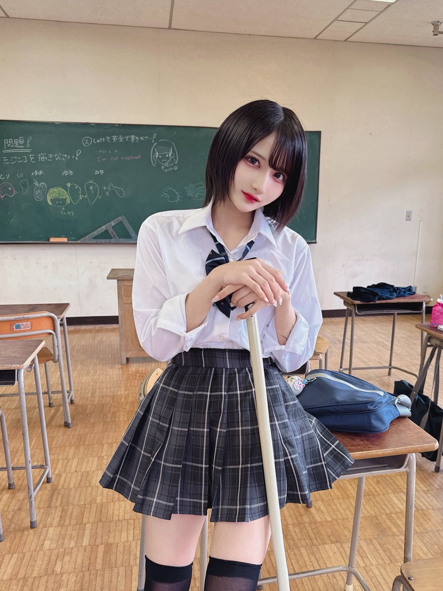 hakanai_yuma's tweet photo. 制服ショート、メロすぎる先輩⸝⸝⸝ https://t.co/drYsPMXrMy