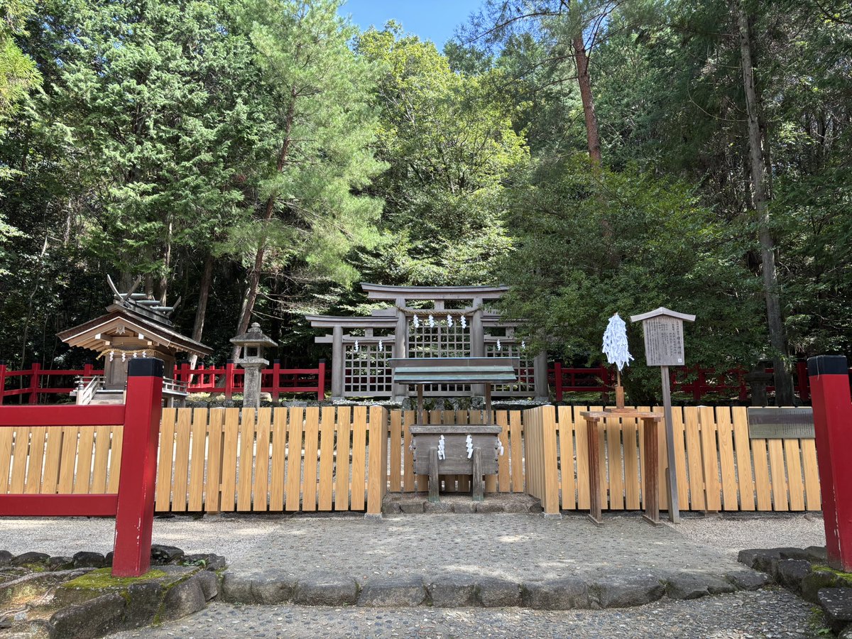 MUJIny_JB64's tweet photo. 久方ぶりの晴天ドライブで心も晴れやかに☀️

#ジムニー 
#檜原神社 https://t.co/7zU9fZkUqv