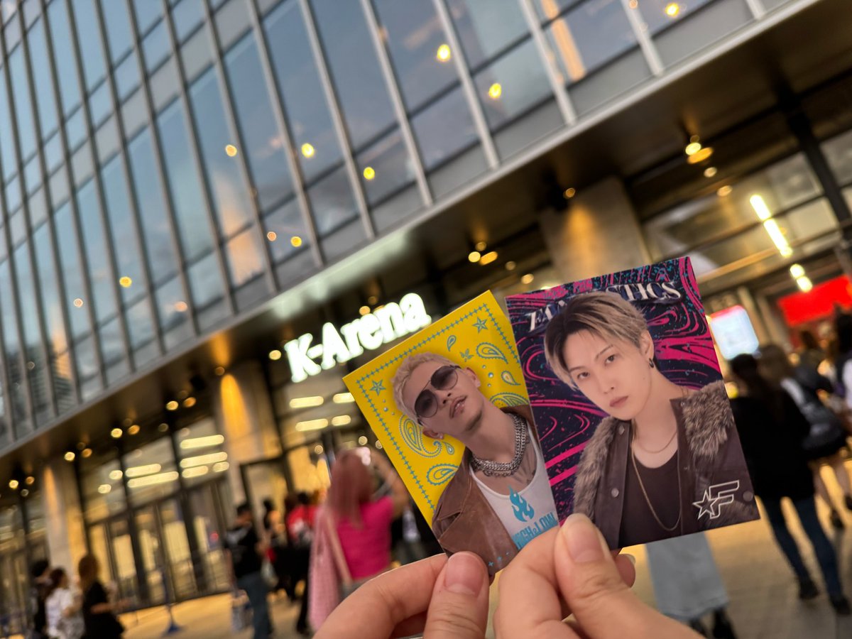 _kox8n6's tweet photo. 7Levelから参加させて��らってきたけど
めちゃくちゃ楽しかった😌✨
HiGH&amp;LOWの歴史って本当にすごい笑

臣ちゃんの所をゆせが歌ってて
わーーーってなってました🫢🤍

嬉しい情報解禁もあってわくわく🌻

なっちゃん中々カメラワークが
映してくれずに今日は中々見れなかった🥲 https://t.co/qhlpMcZ2dd