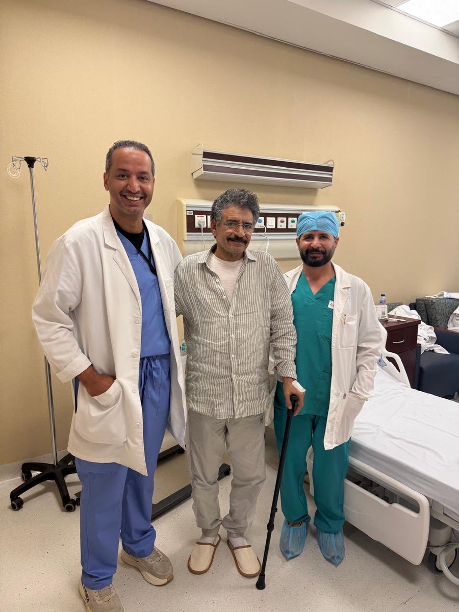 Msaalyami's tweet photo. استشاري جراحة المخ والاعصاب وجراحة العمود الفقري المعقدة قائد الفريق الجراحي - د فواز المطيري ، د نبيل بن صالحً استشاري  عظام - جراحة العمود الفقري . (عنوان كبير في مسار التميز الطبي بمستشفى الحبيب التخصصي @HMG )  حيث تجتمع الدراية الطبية العالية  بالخبرة والتميز  والانسانية في آن ، خالص الشكر وبالغ التقدير وبلا حدود لكما وكل الفريق