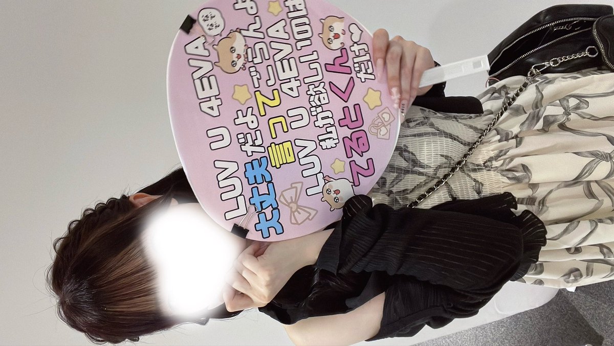 acham_nico's tweet photo. てるとくんのぶりっこポーズがかわいくて真似したんですけど、なんでバッグ全開なの❓ https://t.co/bplmzknjbG