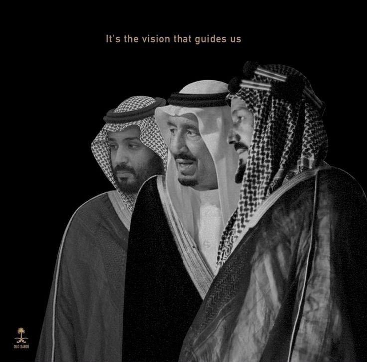 khuludAbdullahz's tweet photo. تحصنا بذي المُلك و الملكُوت و اعتصمنا بذي العز و الجبروت وتوكلنا على الحي الذي لا يموت نعوذ بكلمات اللّٰه التامه من كل مؤذي وكل مسيء وكل عدو للمملكتنا الحبيييبه ..🤍🤍🇸🇦🇸🇦🇸🇦
#اليوم_الوطني_السعودي_٩٦ https://t.co/eOE31tImpH