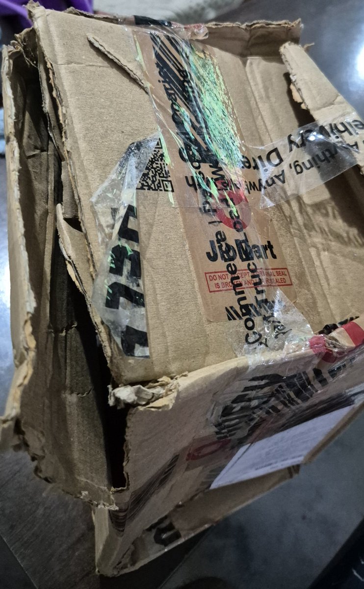 AnoopRetroRaj's tweet photo. Box completely crushed and split wide open. ​This is a health hazard. You’re shipping infant formula in a completely compromised, shredded box. How am I supposed to trust the product inside isn't contaminated? Total negligence and zero accountability! @JioMart @JioMart_Support https://t.co/7OWjS1mvMF