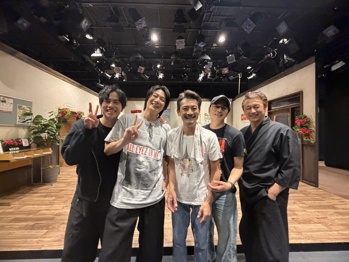 Ren_Official's tweet photo. 歴史シリーズとかでよく共演してた、安孫子
やショウマさんや武智さん吉田さんが出てる舞台・旭のバッキャローに行ってきました^ ^
台風も通り過ぎてくれたので行けました🌻
歴史シリーズ懐かしい^ ^マルガリータや義輝や桃山ビートライブ🎸そこから歴史とか学ぶの好きになった気がする。 https://t.co/z5e8SFFclX