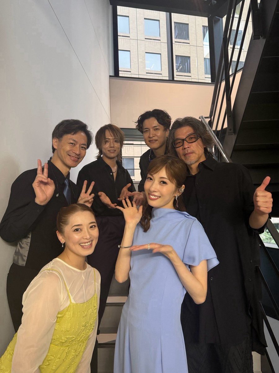 asumirio_staff's tweet photo. ✔️更新情報
スタッフブログを更新しました！

『#みりぱれ 東京公演』
https://t.co/GdsTDb0Cvn

ご来場いただきありがとうございました✨

現在、みりぱれ大阪公演
FC限定チケット
先着販売受付中❗️
残席わずかですので、ぜひご検討ください(^^)🎫

#明日海りお
#みりパレット
#みりぱれっと https://t.co/gb2O5bvTvd