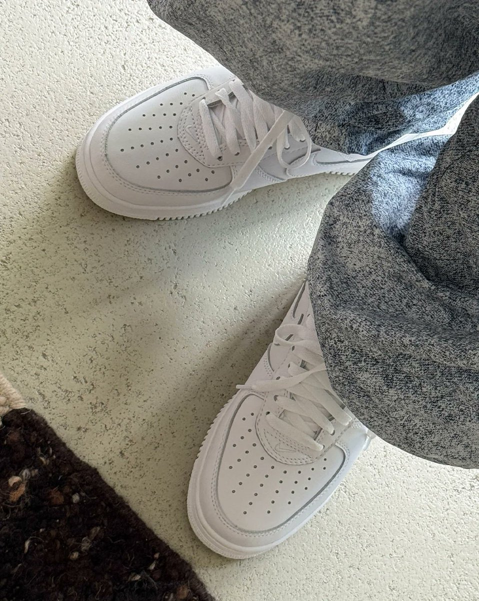 CaminoTV's tweet photo. 95€ la AF1 shape 2001 on se rapproche du prix de base ça va...

https://t.co/evkVqjjp9f (code CAMINO) https://t.co/ay6245frFp