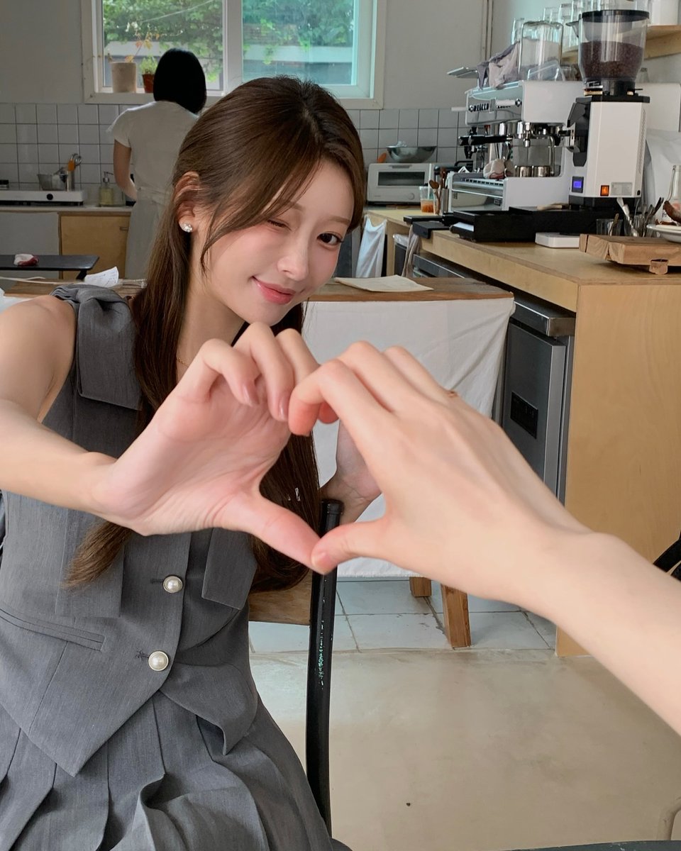 Kaah_Mss's tweet photo. Hello, lovely soul 💫 Always keep in mind that you are stronger than you think and today is full of possibilities. 🌼
RqAlUU https://t.co/6N7fdSTMgi