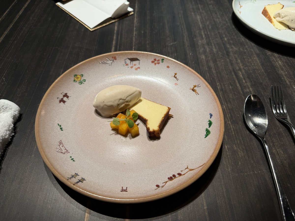 adelie66's tweet photo. 先月行ってよかったお店でディナーしてきた🍽️奈良の食材たくさん使ってて、どれも美味しかった🤤もっと通いたいのに今月末で営業終了なの悲しい…🥲奈良県さん、閉店はもったいなさすぎるよ…🦌
#TOKi https://t.co/9f2NHKxFuL