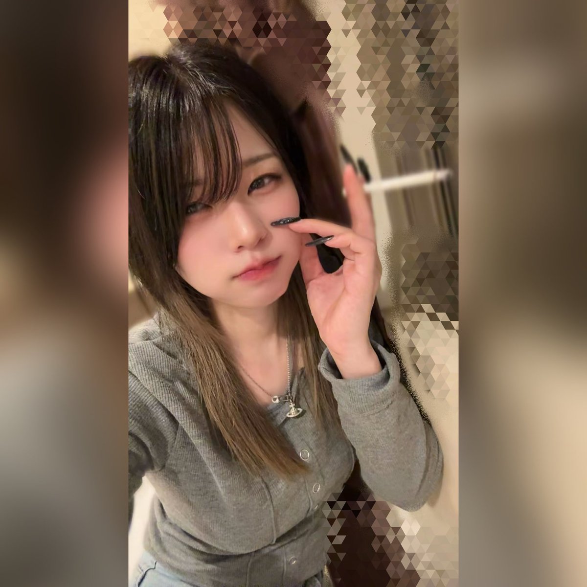 s_tora17's tweet photo. ご飯食べて宿に着いたー
宿部屋でタバコ吸えるから楽。笑 https://t.co/G2zrWPFHGT
