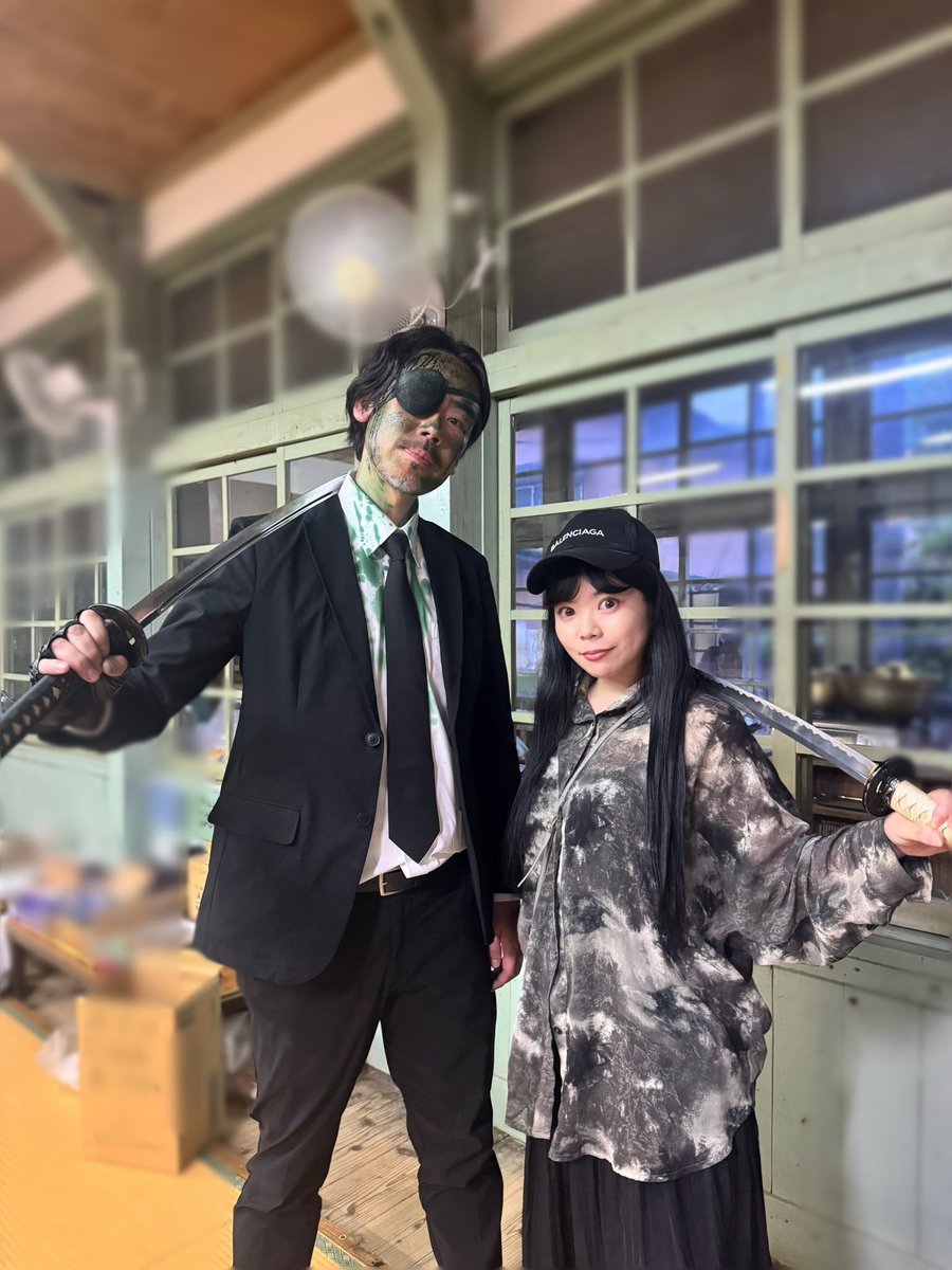 renakaneta's tweet photo. イケオジ＆スーツ＆眼帯＆日本刀＆鮫返り血

謎の癖フルコンボが見れるのは‥
  「 温泉シャーク２九州大決戦 」だけ。((兼田調べ

#温泉シャーク2 #殺陣師 https://t.co/HgBYBa0BX1