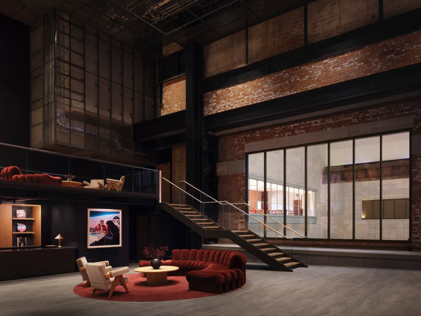 SignalTech_'s tweet photo. 🚨 Apple just opened its first dedicated live music venue.

Apple Music Hall is a new 600-capacity space in London with:

• 48-speaker Spatial Audio
• Professional recording studios
• Multicamera production
• Global livestreaming

Artists can perform a show and leave with a finished Spatial Audio mix and broadcast-ready video.

Apple Music is becoming a lot more than a streaming app. https://t.co/UZLNgoxNBO