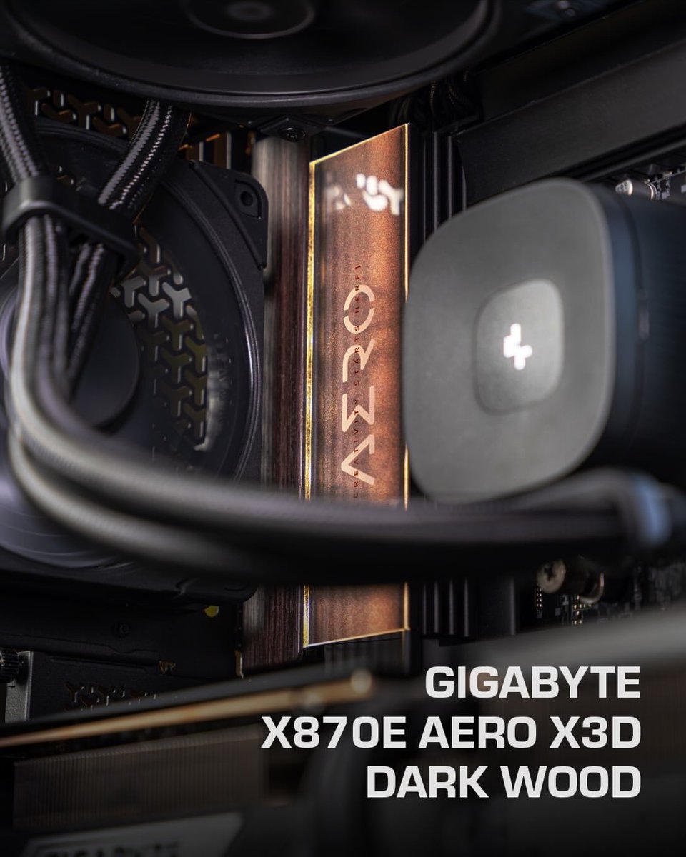 GIGABYTE_DE's tweet photo. GIGABYTE AORUS INFINITY AERO ELITE GiMATE AI TOP GAMING POWER 😎
GIGABYTE 👀 X870E AERO X3D DARK WOOD
Dank an 💘🛠📸🎥💻Cr: @ not.rave @ aorus_czsk
#GIGABYTE #AORUS #custompc #pcgaming #setupwars #gaminglife #AORUSINFINITY https://t.co/sH8KSNzH0h