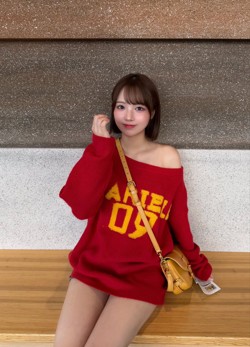 erina_punk's tweet photo. 好きな色は赤色と黄色です❤️💛 https://t.co/CgnyrJa28l