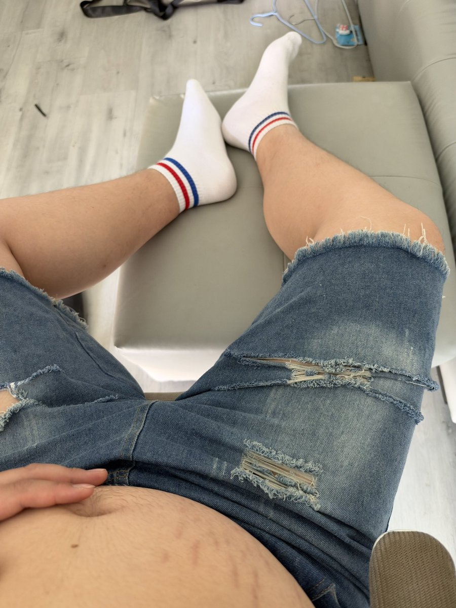 XingChen1597's tweet photo. 回上海了  明天要开始上班了😭 https://t.co/3NoqFdwOkX