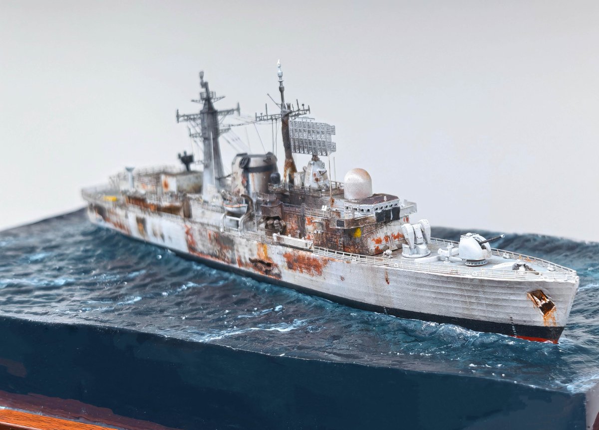 ShierlangT's tweet photo. 1/700 HMS Sheffield
#プラモデル https://t.co/LVETVW5Sjv