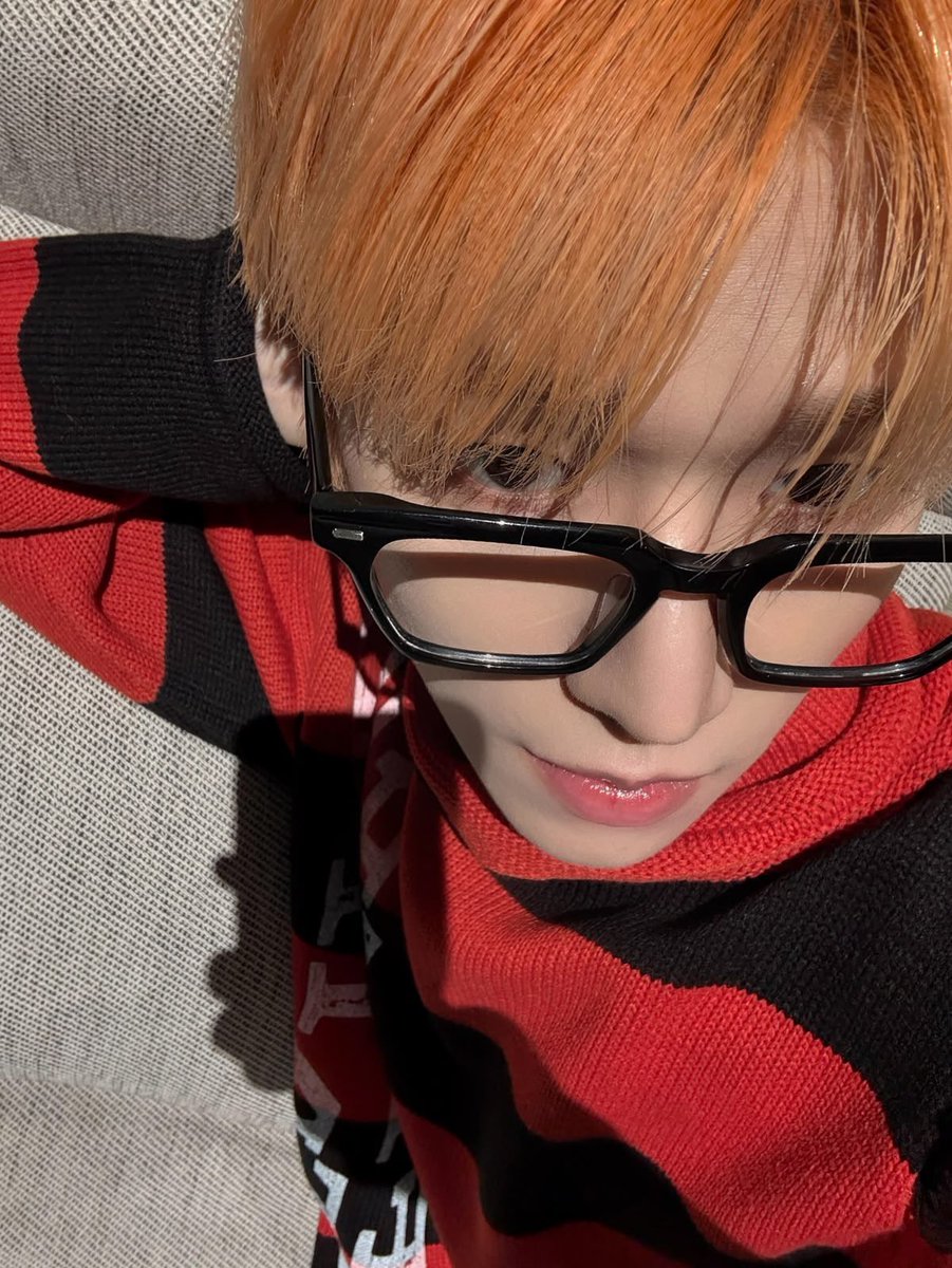 ringzzum's tweet photo. 이 사진들 안경이 너무 잘 느껴짐 //...
밥 많이 먹었으면 조켄네♡.. https://t.co/IQFu18CwhG