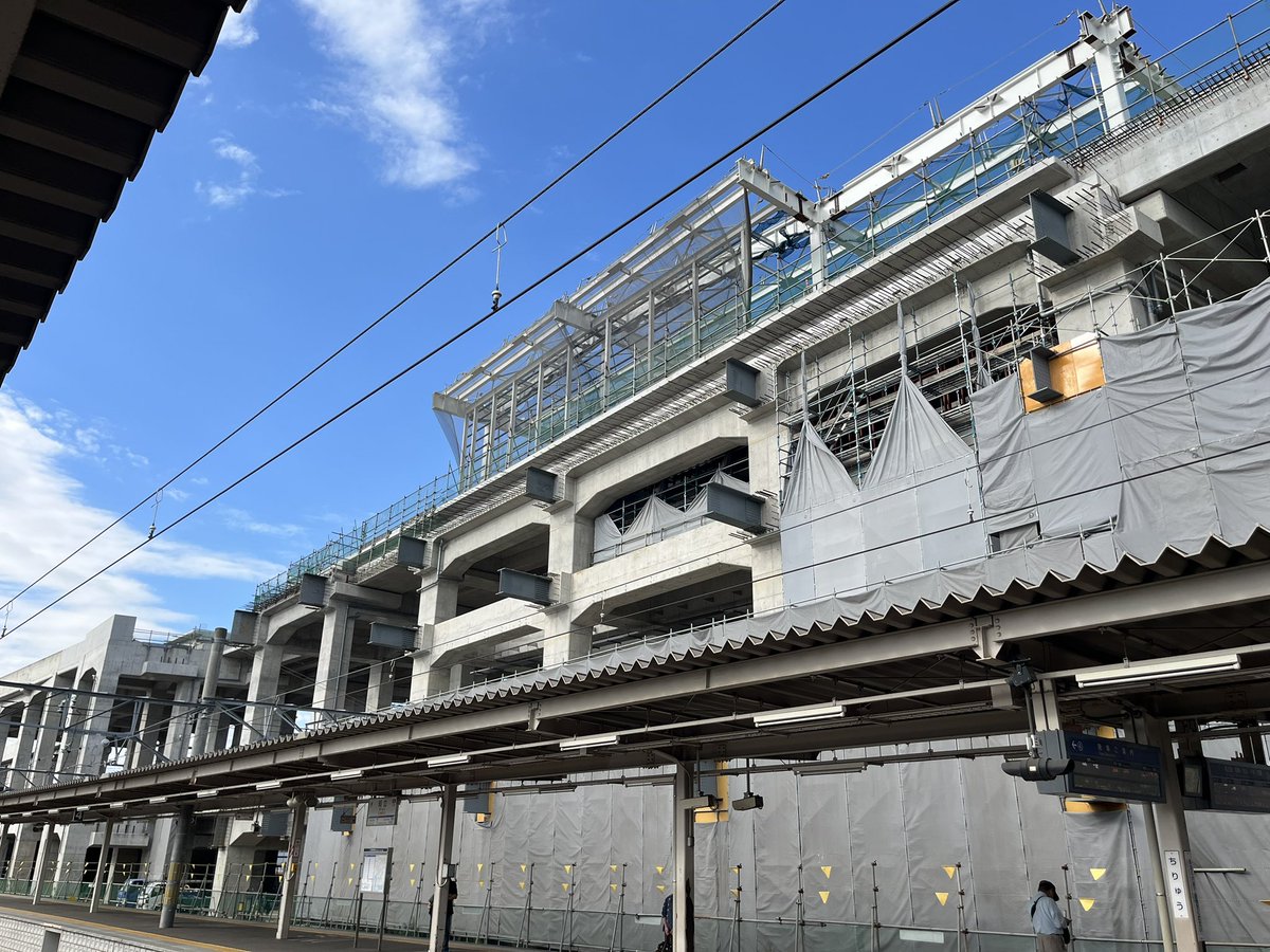 nb8cozn's tweet photo. ガンダムXのポスター
愛知県だとららぼーと名古屋と知立駅にしかないとの事でせっかくなので観てきました
他の方の3番線ホームにあると言う情報無ければ見つけられなったです💦

工事中の知立駅もえらいデカくて驚きました。

#ガンダムXはいつもそこにある https://t.co/cu2diec8xH