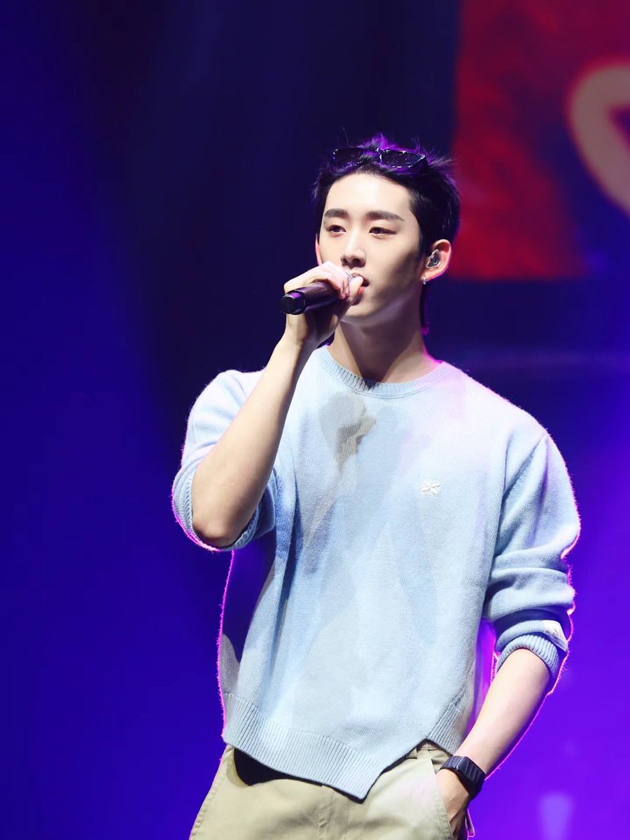 EstFanclubTH's tweet photo. 220926 | Instagram | #est_rvp 
 
📸 roverfilmx : William Est Fan Meeting in Taipei 2026

🔗 : https://t.co/QNoQxZlKJH

#WilliamEst
#WilliamEstFMTaipei2026
#ESTSUPHAHouse https://t.co/d2DOSREBGM