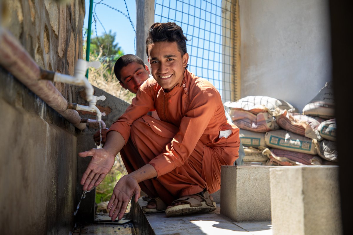 UNICEFAfg's tweet photo. Rezwan washes his hands at Want District Hospital.

With support from @ksrcharity &amp; @SaudiFund_Dev through the Afghanistan Humanitarian Trust Fund facilitated by @isdb_group &amp; @OIC_OCI, UNICEF is improving health &amp; water, sanitation &amp; hygiene services in Nuristan, Zabul &amp; Ghazni. https://t.co/7oTbGDtppT