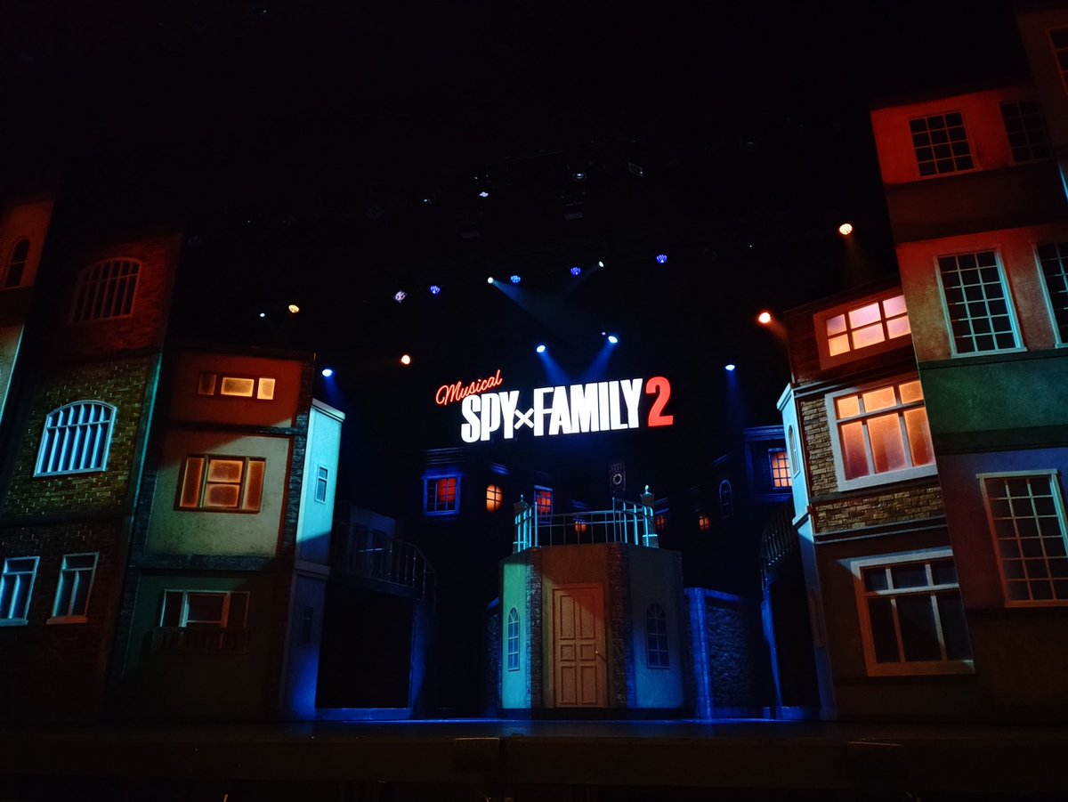 tanrobsawi's tweet photo. 9/22東京初日ミュージカル『SPY×FAMILY2 爆弾犬篇&amp;豪華客船篇』@東京建物ブリリアホール。内容盛りだくさん！ヨルさんのアクション！アーニャ&amp;ボンドかわいい！演者皆さんの衣装替え！ウィンロイド、いつもと違う声のトーンに驚きつつ、この色似合う…と思った衣装やカテコで噛んじゃった感じほっこり https://t.co/N8yZLXYbKn